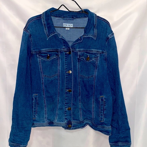 AVA & VIV WO SIZE 2X JEAN JACKET APPROX LENGTH 26” CHEST 25” SIDE TO SIDE - Picture 1 of 9